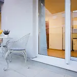 Luka Apartman
