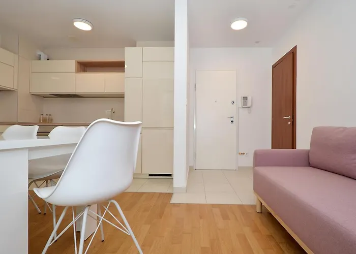 Luka Apartment *
